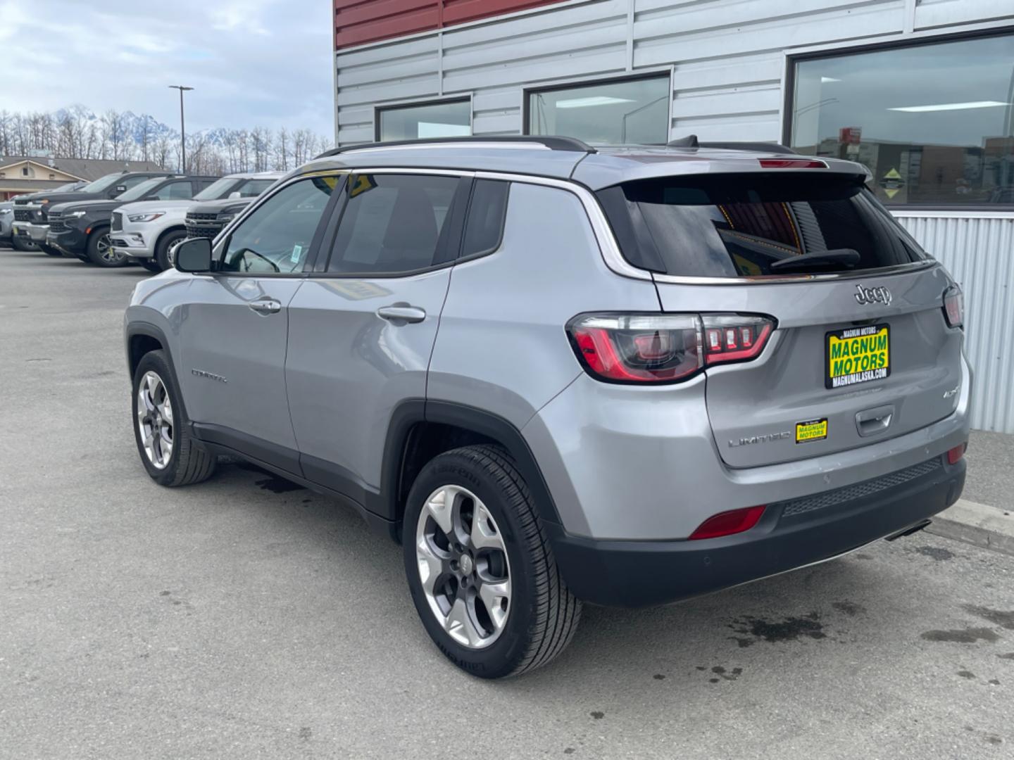 2021 SILVER /charcoal cloth JEEP COMPASS LIMITED (3C4NJDCB7MT) with an 2.4L engine, Automatic transmission, located at 1960 Industrial Drive, Wasilla, 99654, (907) 274-2277, 61.573475, -149.400146 - Photo#2